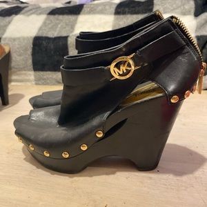 Michael Kors MK Black Leather Wedges sz 7